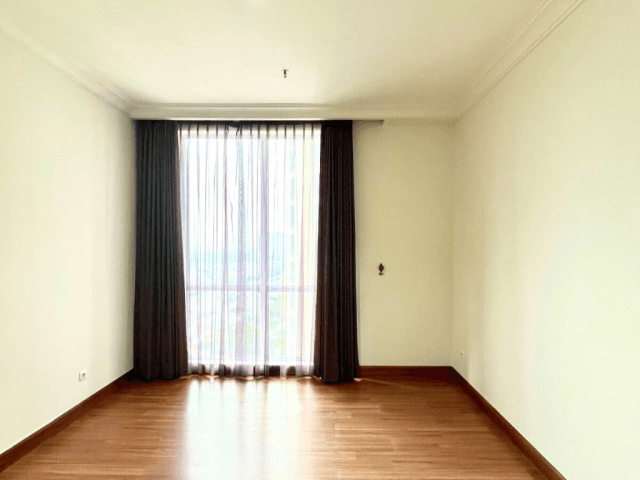 Pakubuwono View Tower Lacewood Lantai Sedang