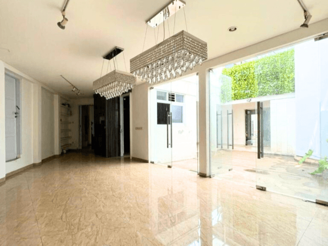 Rumah Dijual Jl. Suwiryo Menteng 7 Kamar