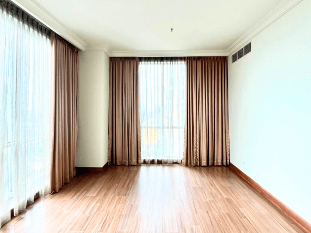 Pakubuwono View Tower Lacewood Lantai Sedang