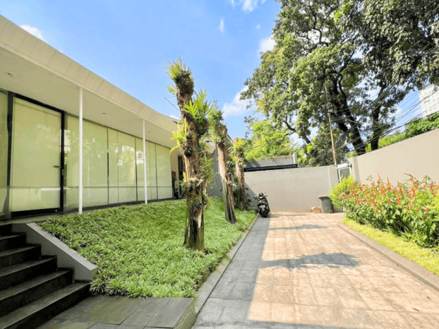 House for Sale in Wijaya