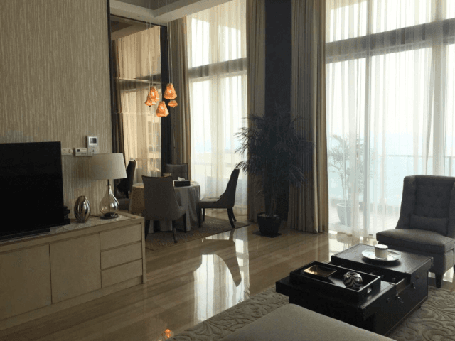 Kemang Village Tower Tiffany Lantai Tinggi