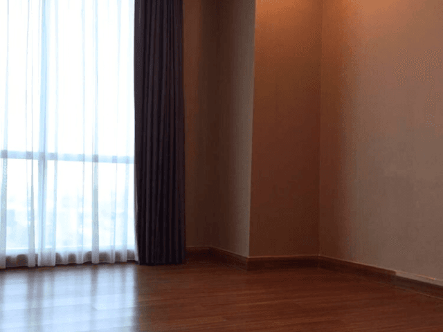 Pakubuwono View Tower Lacewood Lantai Sedang