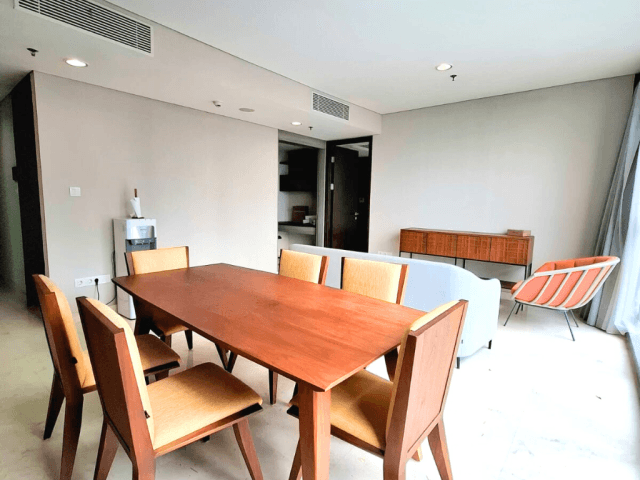 Ciputra World 2 Tower The Residence Lantai 20