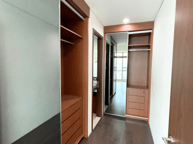 Kemang Village Tower Tiffany Lantai 23