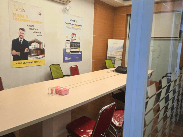 4-Floors Shophouse For Sale In Blok M Area