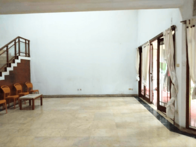 5-Bedrooms House For Sale in Pejaten