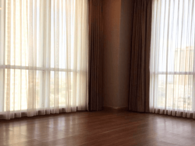 Pakubuwono View Tower Lacewood Lantai Sedang