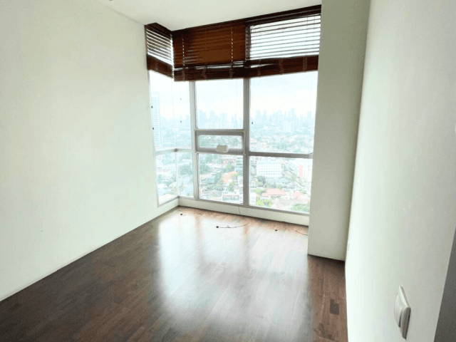 Kemang Village Tower Tiffany Lantai 23