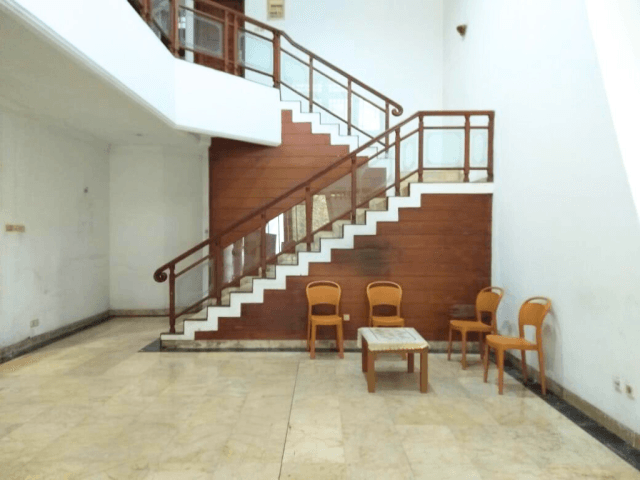 5-Bedrooms House For Sale in Pejaten