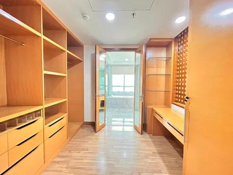 Pakubuwono Residence Tower Ironwood Lantai Sedang
