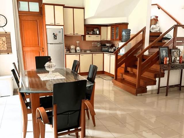 Rumah Dijual Patal Senayan 5 Kamar