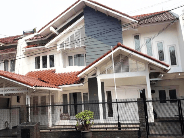 3-Bedrooms House For Rent in Lebak Bulus