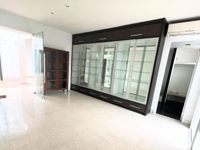 Rumah Dijual Jl. Suwiryo Menteng 7 Kamar