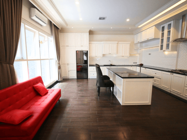 6-Bedrooms House For Rent Patra Kuningan