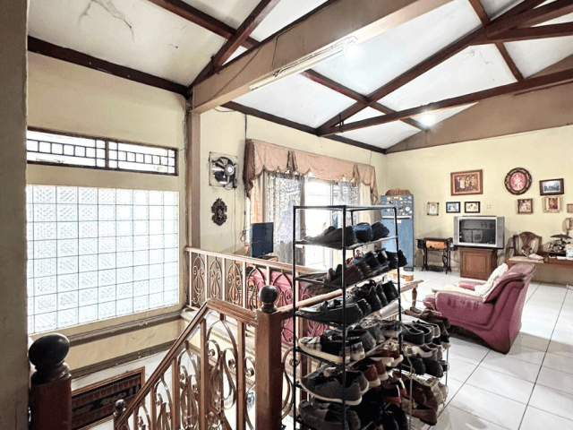 8-Bedrooms House For Sale in Tebet