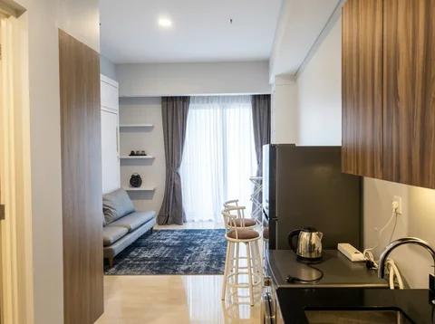 Fifty Seven Promenade Tower City Lantai Sedang