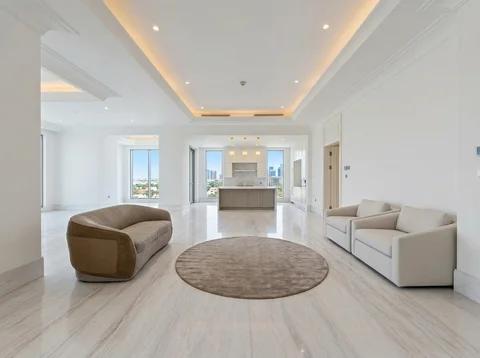 Apartemen St. Regis Mid Floor