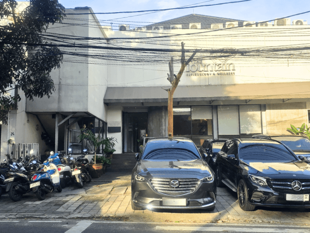 Strategic Shophouse for Sale Pakubuwono