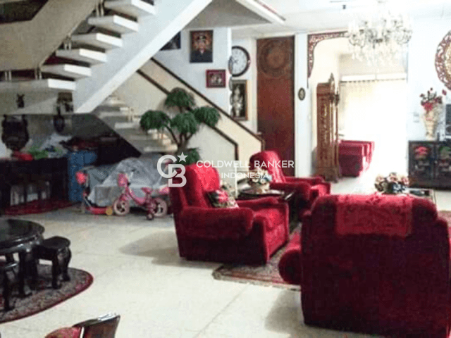 6-Bedrooms House for Sale in Simprug Garden