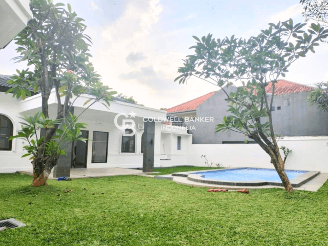 Disewakan Rumah Kemang Dalam 4+1BR
