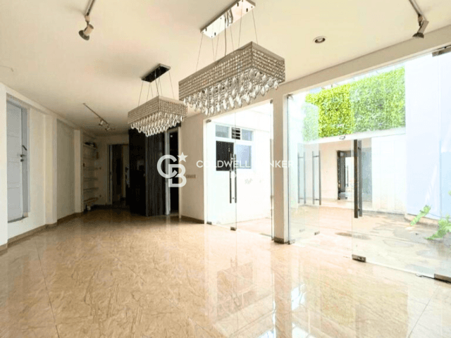 7-Bedrooms House For Sale in Jl. Suwiryo Menteng