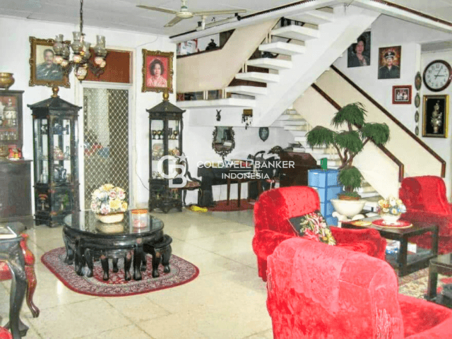 6-Bedrooms House for Sale in Simprug Garden