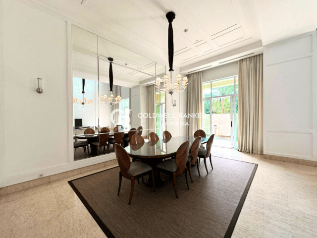 Rumah Dijual Townhouse Pakubuwono Residence 4 Kamar