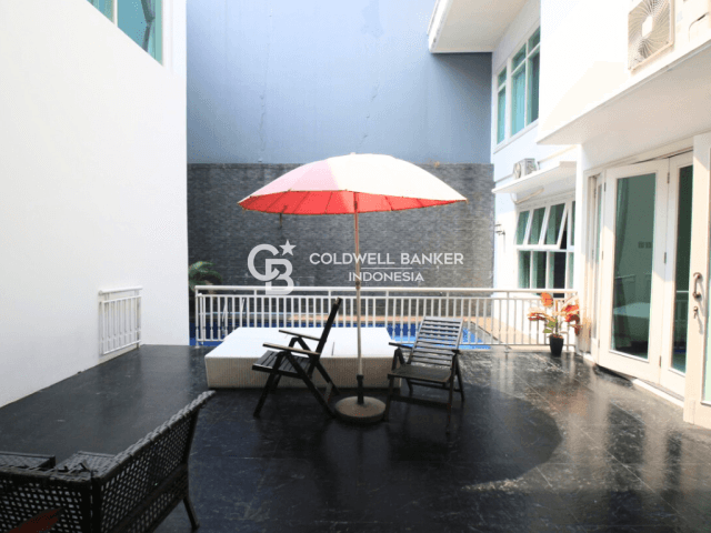 Rumah Disewakan Patra Kuningan 6 Kamar