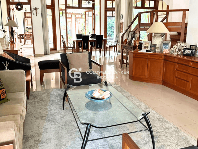 Rumah Dijual Patal Senayan 5 Kamar