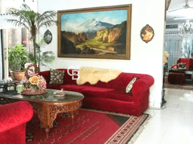 6-Bedrooms House for Sale in Simprug Garden