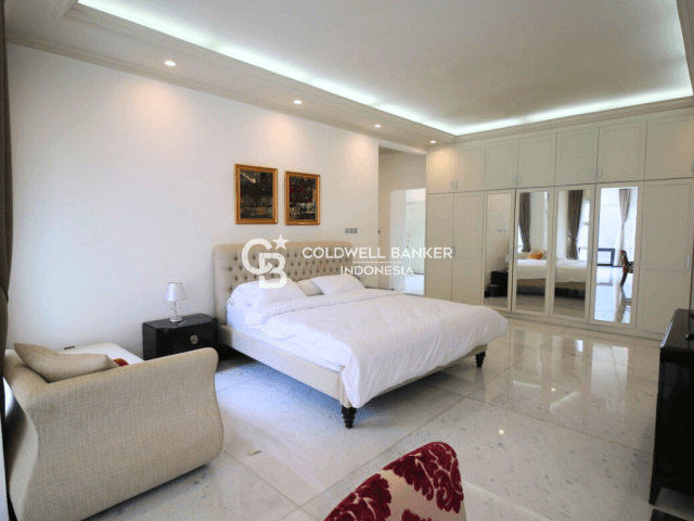 Rumah Disewakan Patra Kuningan 6 Kamar