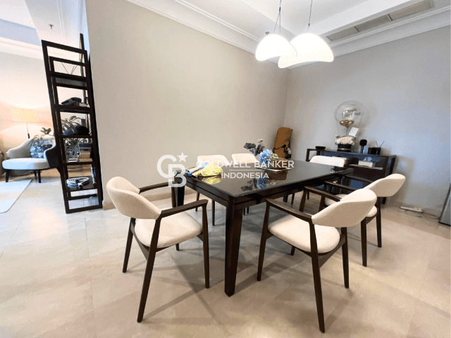 Pakubuwono View Tower Redwood Lantai Rendah