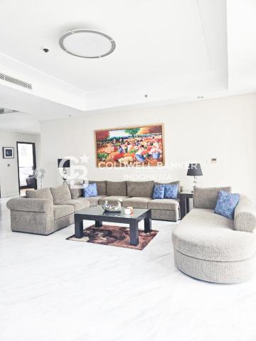 The Peak Sudirman Tower Regis Lantai Sedang