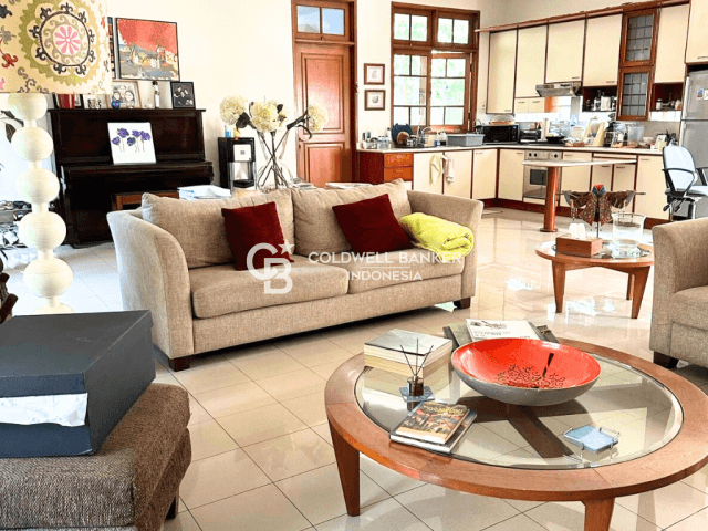 Rumah Dijual Patal Senayan 5 Kamar