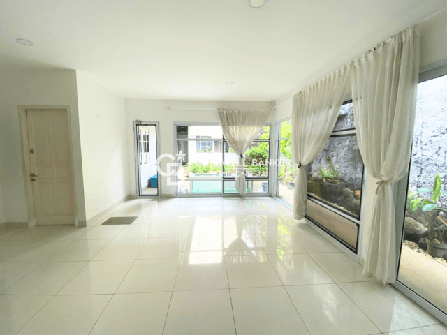 4-Bedrooms House For Sale in Jl. Purwakarta Menteng