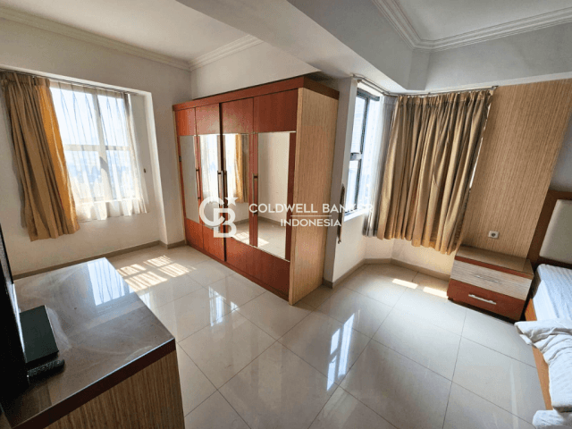 Sudirman Tower Condominium Tower A Lantai Sedang