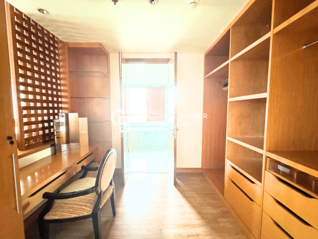 Pakubuwono Residence Tower Ironwood Lantai Rendah