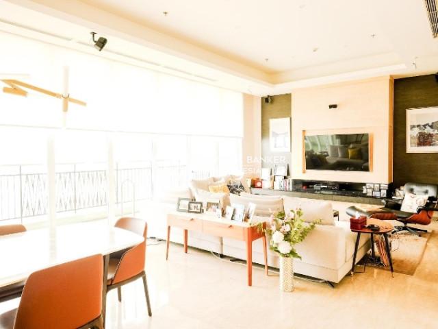 Pakubuwono Signature Lantai Tinggi