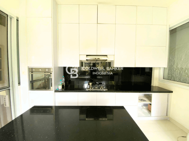 4-Bedrooms House For Sale in Jl. Purwakarta Menteng