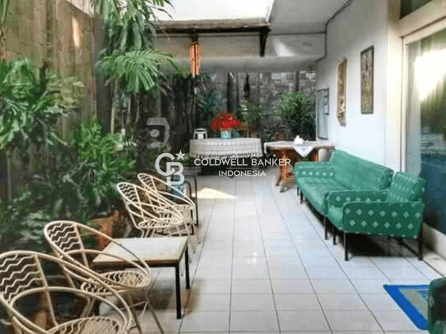 6-Bedrooms House for Sale in Simprug Garden