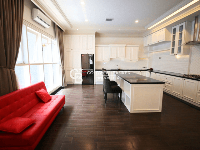 Rumah Disewakan Patra Kuningan 6 Kamar