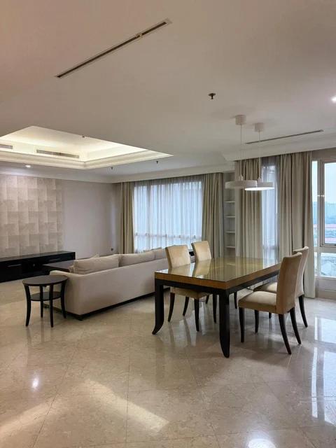 SCBD Suites Lantai Rendah