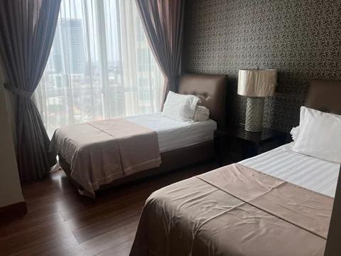 Pakubuwono View Tower Redwood Lantai Sedang