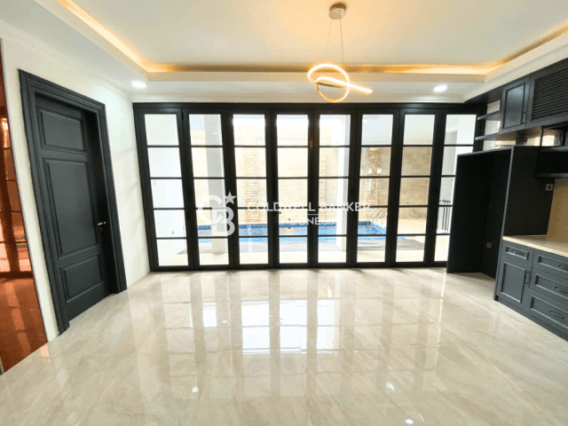 Rumah Dijual Jl. Dwijaya Radio Dalam 6 Kamar