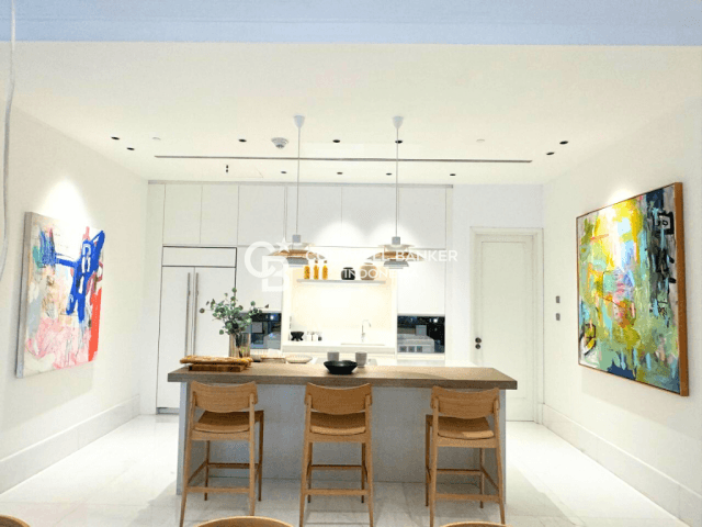 Apartemen St. Regis Lantai 6