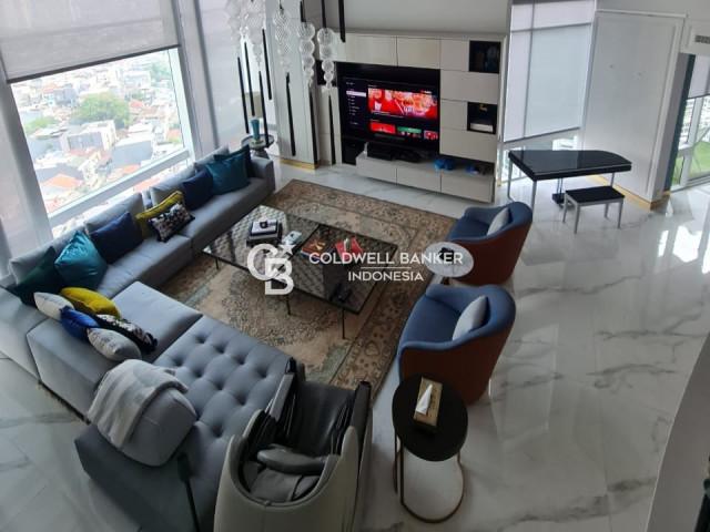 Four Seasons Tower Summer