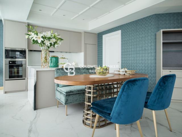 Four Seasons Tower Summer