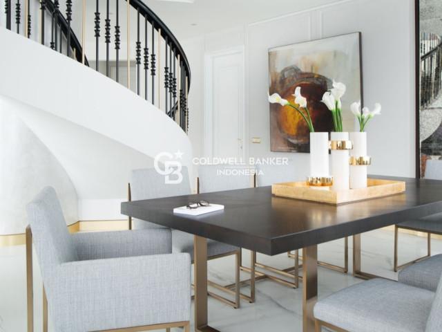 Four Seasons Tower Summer