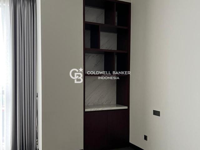 Pakubuwono Menteng Lantai Sedang