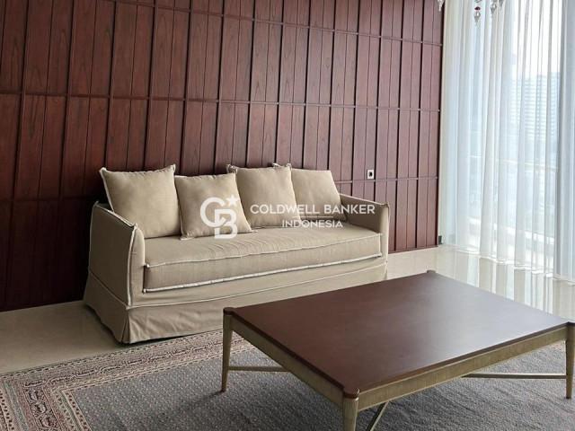 Pakubuwono Menteng Lantai Sedang